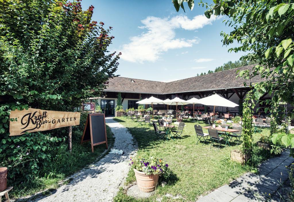 Biohotel Schlossgut Oberambach Exteriör bild