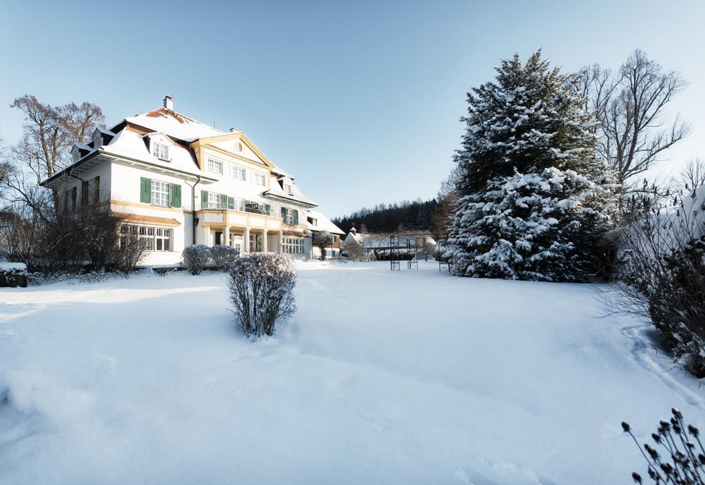 Biohotel Schlossgut Oberambach Exteriör bild