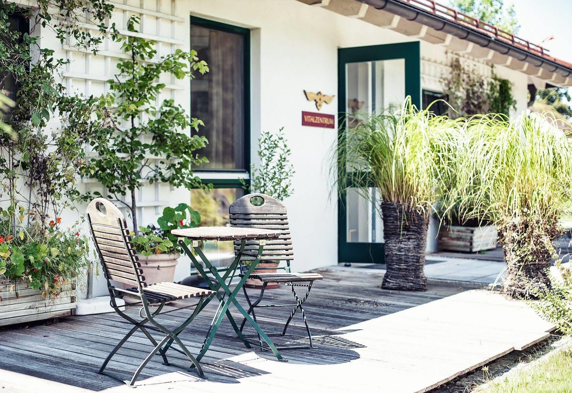 Biohotel Schlossgut Oberambach Exteriör bild