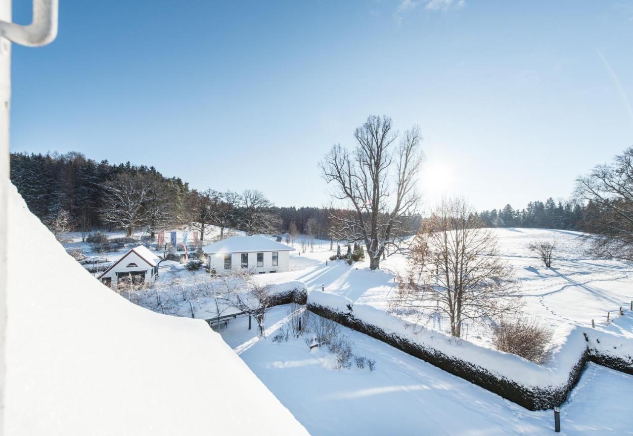 Biohotel Schlossgut Oberambach Exteriör bild
